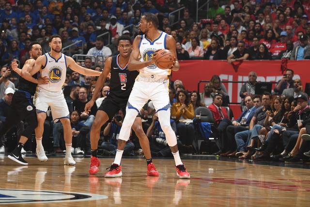 李晓旭19分辽宁6人上双胜深圳 总分3-0进四强