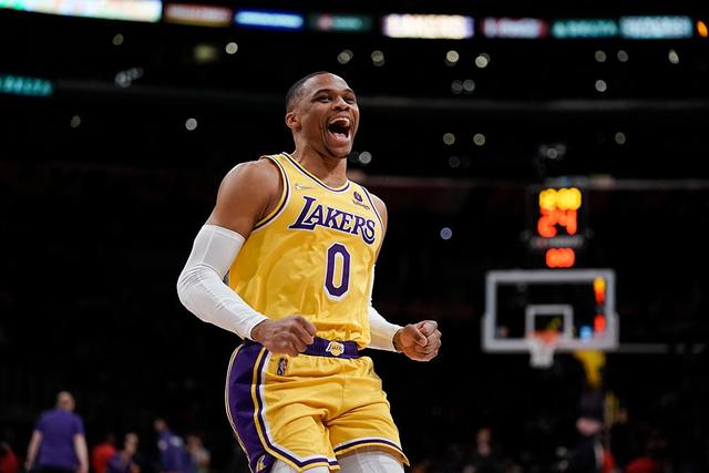 福克斯44分詹姆斯空砍31+13 国王力克湖人