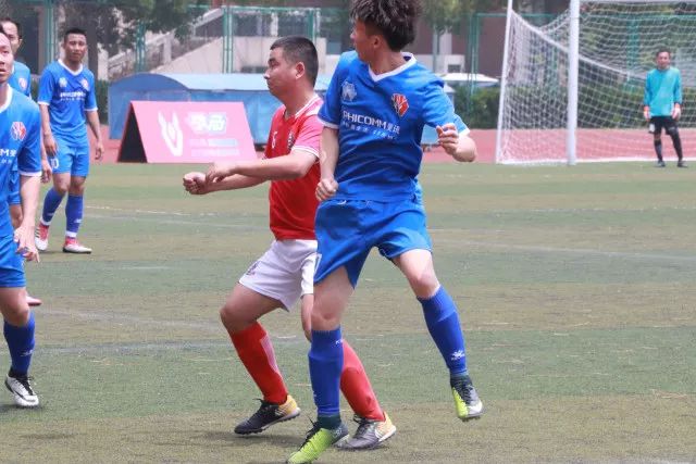 英超-B费染红库尼亚角球破门 曼联客场0-2狼队